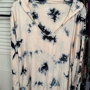 Torrid Women's Super Soft Tie-Dye Top with hood - Black and Cream size 2